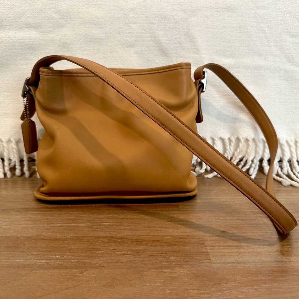 Authentic Coach Bucket Hobo Shoulder Bag (Style Number: 6010)